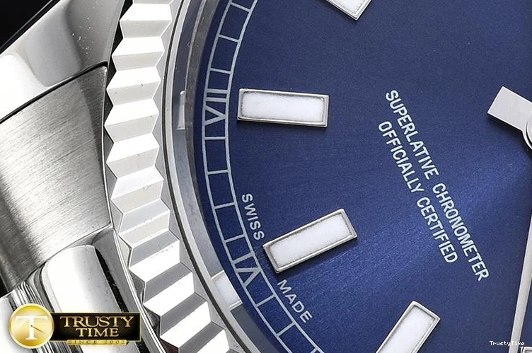 0213 RDD0215E – DayDate 36mm Tailored 688